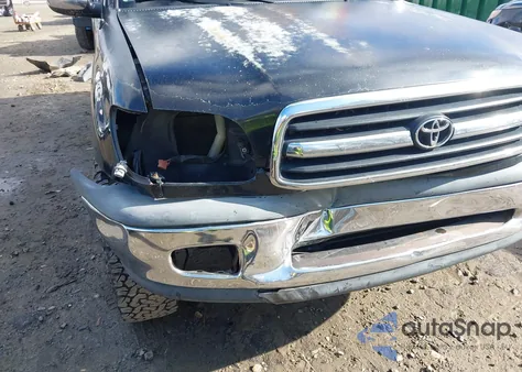 2001 Toyota Tundra Sr5 V8 z USA, uszkodzony, nr VIN 5TBBT44191S142431